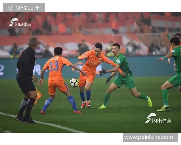 2017年鲁能与国安激战回顾球场上的激情与荣耀交织的瞬间 2017年鲁能与国安激战回顾球场上的激情与荣耀交织的瞬间