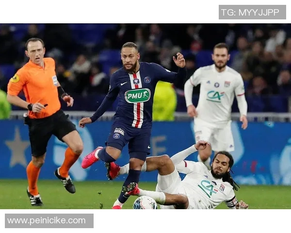 内马尔本赛季再度受伤巴黎欧冠之路面临严峻考验 内马尔本赛季再度受伤巴黎欧冠之路面临严峻考验